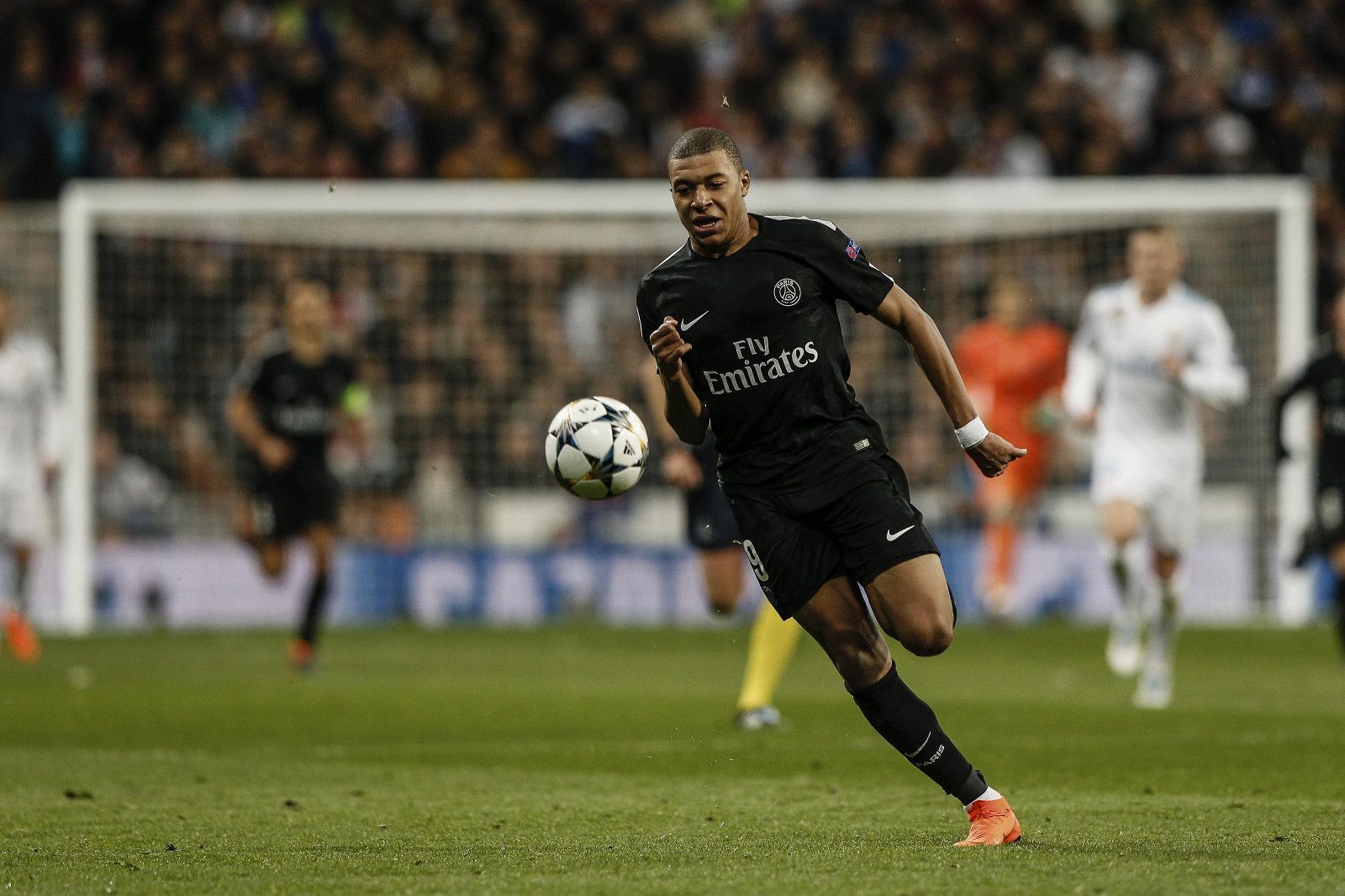 弗拉霍维奇在尤文前20场欧冠打入9球，仅次于C罗和伊瓜因（尤文欧冠前20战弗拉霍维奇轰入9球，仅逊C罗与伊瓜因）