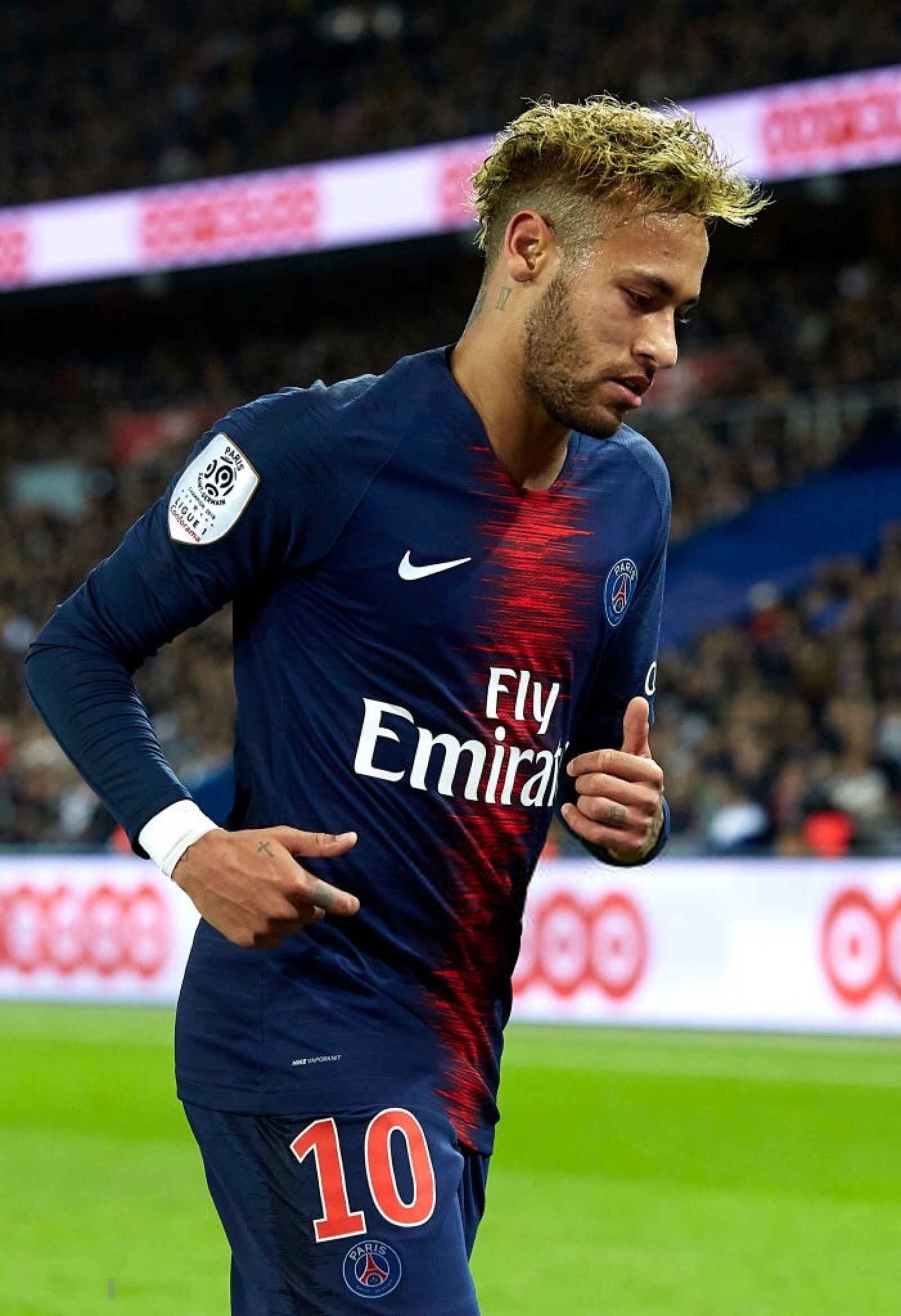 半场：海港1-0英博，加布里埃尔破门+进球被吹，莱昂纳多助攻