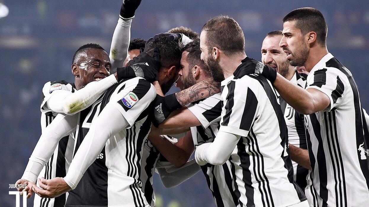 2025年度德甲积分榜：拜仁34场仅1负遥遥领先，勒沃库森第二（2025德甲榜单：拜仁34轮仅负一场高居榜首，勒沃库森位列第二）