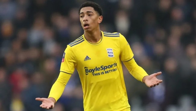 德甲生涯第10次戴帽，凯恩赛后将比赛用球带走收藏