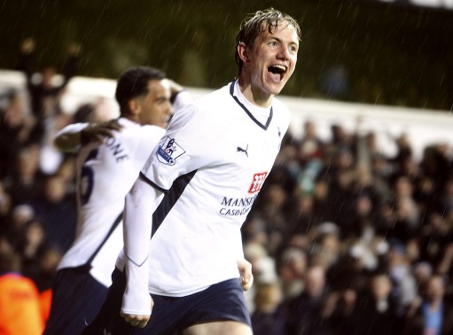 传闻：枪手、蓝军、红军、曼联和拜仁与卡马文加联系在一起