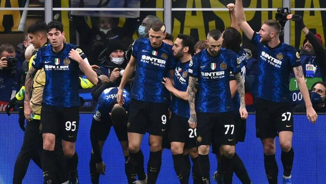 阿斯：皇马绝不会通过竞价来引援中卫，专注于合同到期的球员