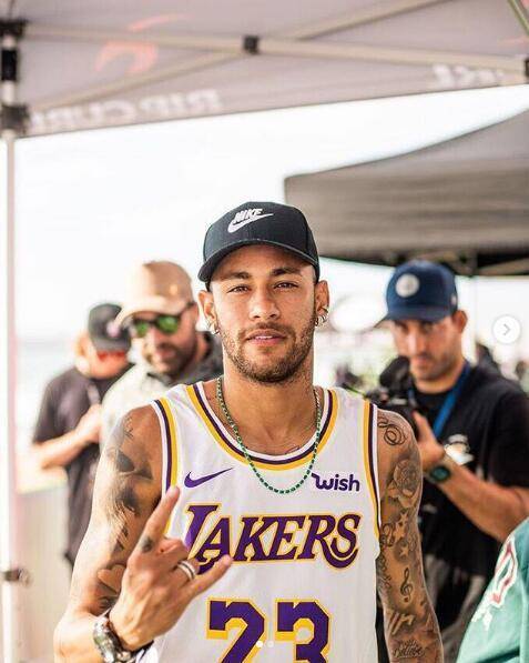 英超-阿森纳1-0客胜埃弗顿稳坐积分榜首，约克雷斯一锤定音（英超-阿森纳客场1-0击败埃弗顿继续领跑，约克雷斯打入制胜球）