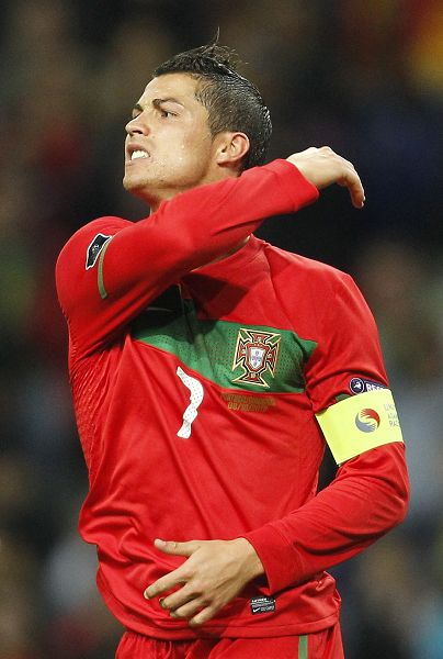 德转朱艺：阿里执法亚冠上海申花客战广岛三箭（德转朱艺：亚冠阿里主哨，申花客场挑战广岛三箭）