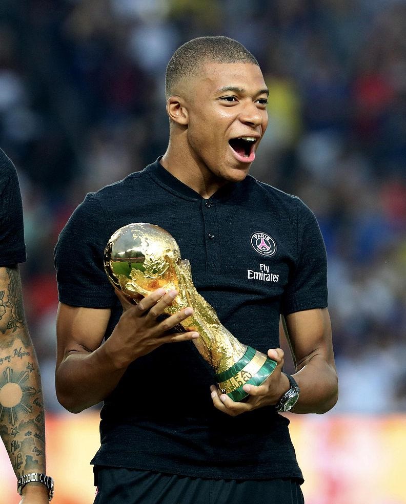 他终于等到属于自己的掌声