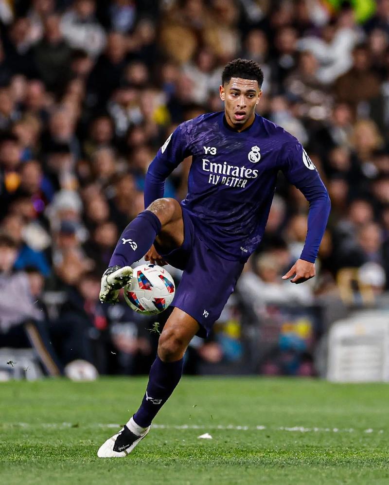 太阳报：阿尔德韦雷尔德参加比利时蒙面歌手后，又参演了电影