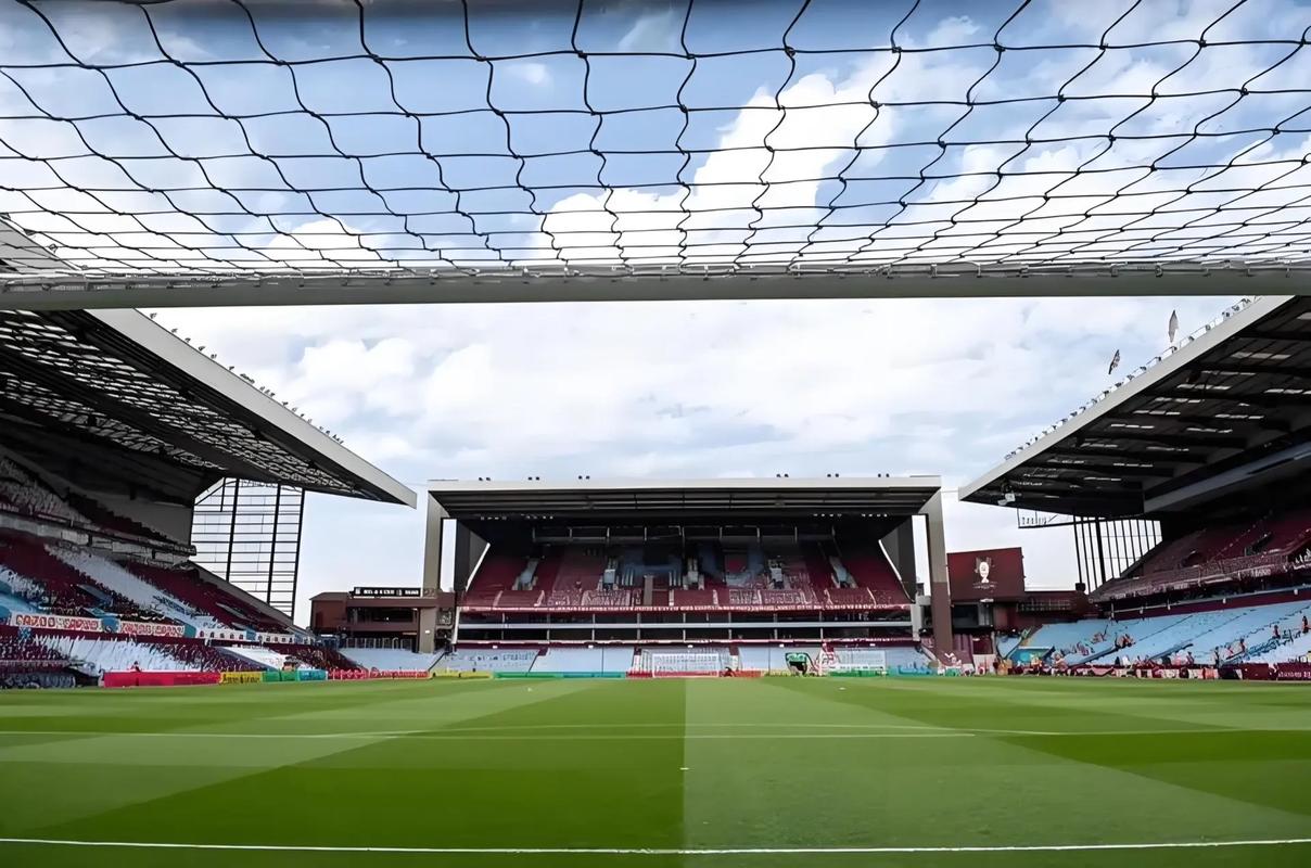 0-0，32岁曼城旧将埃德森神扑救险，穆帅前东家无缘欧联3连胜（0-0！32岁曼城旧将埃德森神扑化险，穆帅旧主无缘欧联三连胜）