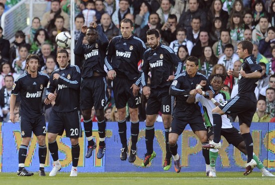 球星又一次成为夜空中最亮的星